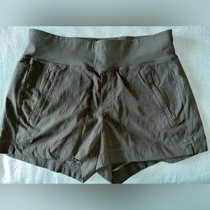 Athleta Trekkie North Shorts SZ 8